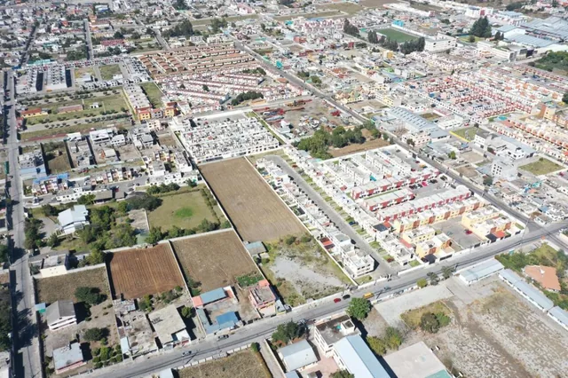Terreno en Venta 6952 m² Zona Residencial de Alto Crecimiento - Calderón — imagen 5