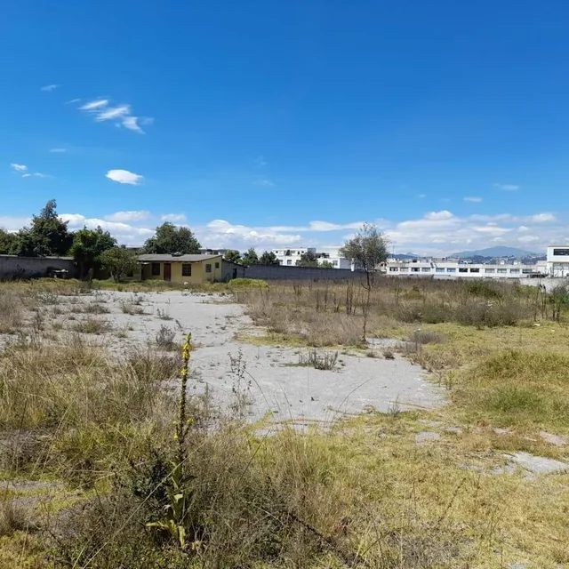 Terreno en Venta 6952 m² Zona Residencial de Alto Crecimiento - Calderón — imagen 3