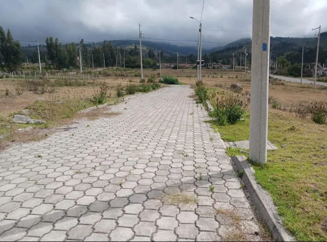 Terreno de 200 m² en Urbanizacion con Todos Los Servicios Basicos, Chimborazo — imagen 2