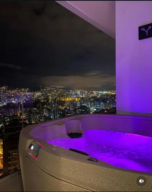 Vendo Moderno Departamento Sobre La González Suárez — imagen 2