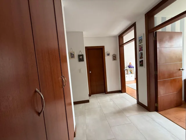 Amplio Departamento en Planta Baja con Jardín Dentro de Urbanización Privada — imagen 4