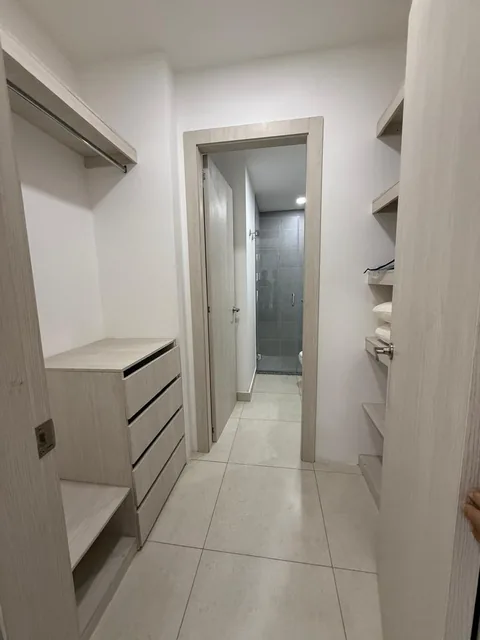 Suite en Venta Full Amoblado en Edificio 100 Olivos Parc, Ceibos, Guayas — imagen 4