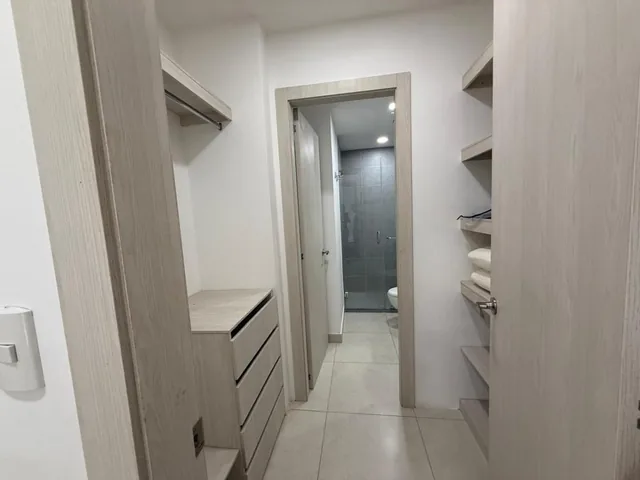 Suite en Venta Full Amoblado en Edificio 100 Olivos Parc, Ceibos, Guayas — imagen 3