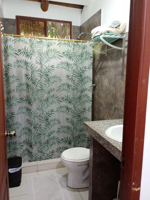 Se Vende Hermosa Casa Amoblada en Olon de 3 Habitaciones en Hacienda Olonche — imagen 4