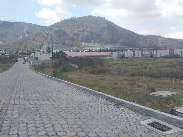 Vendo Terreno Plano en Urbanizacion Privada, Sector de Pomasqui con Todos Los Servicios Básicos. Provincia de Pichincha — imagen 4