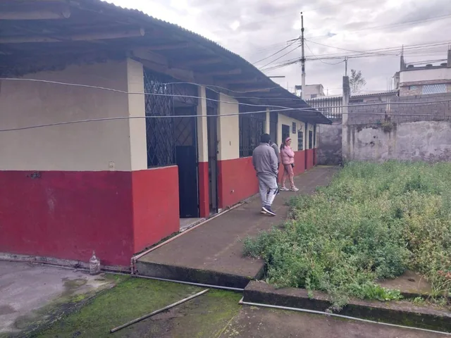Vendo Terreno con Construccion Para Terminar en Guamaní en Derechos y Acciones, Excelente Ubicación — imagen 3