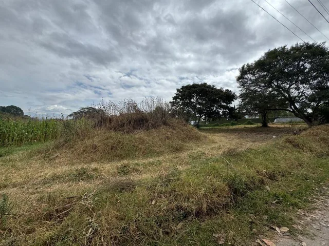 Vendo Terreno en Puembo, 4.458 m², Excelente Ubicación, Zona de Alta Plusvalia, Vía Arrayanes! — imagen 2
