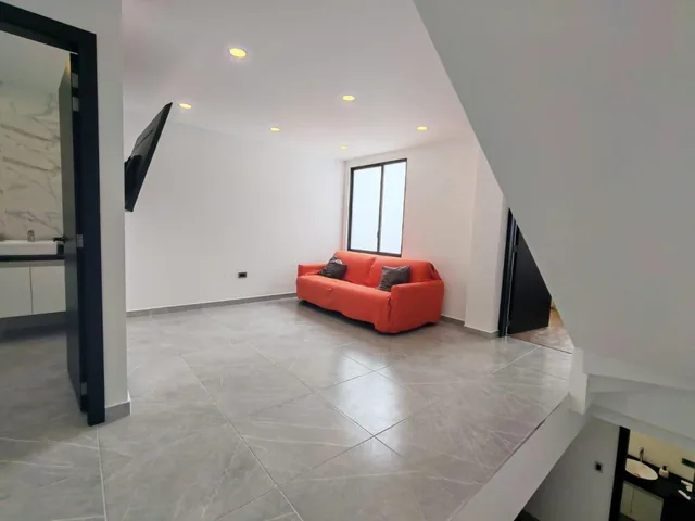 Amplia Casa Miti Miti Calderon — imagen 5