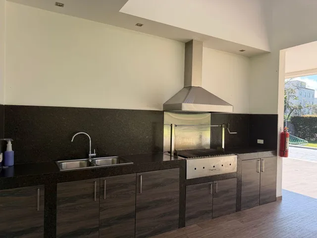 Terreno de 611 m² en Venta en Cumbayá con Áreas Verdes — imagen 3