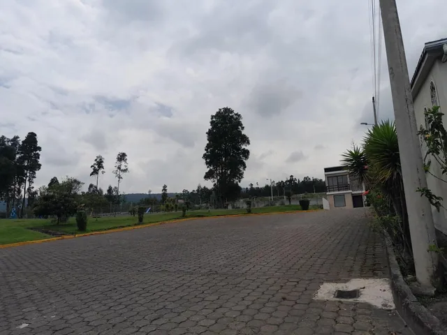 Vendo Edificio de 4 Departamentos en Urbanización en Conocoto — imagen 5