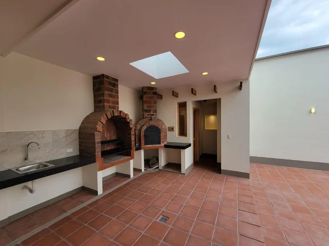 Vendo Lujosa Casa en Sangolqui — imagen 2