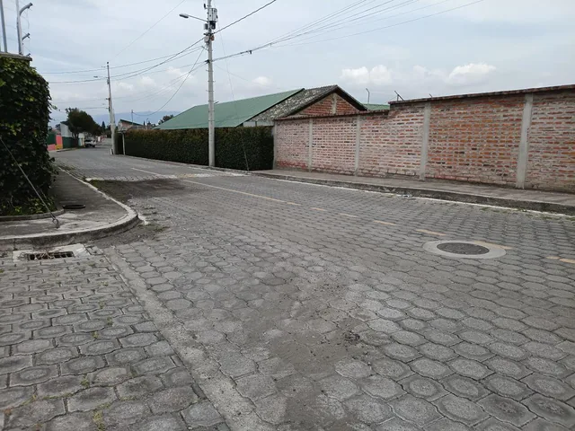 Se Vende Bonito Lote de 1.017 Mt, Totalmente Plano Sector Hilacril en Tumbaco — imagen 3
