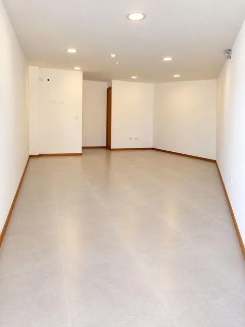 Local Comercial en Venta | Edificio Siena, Azuay — imagen 3