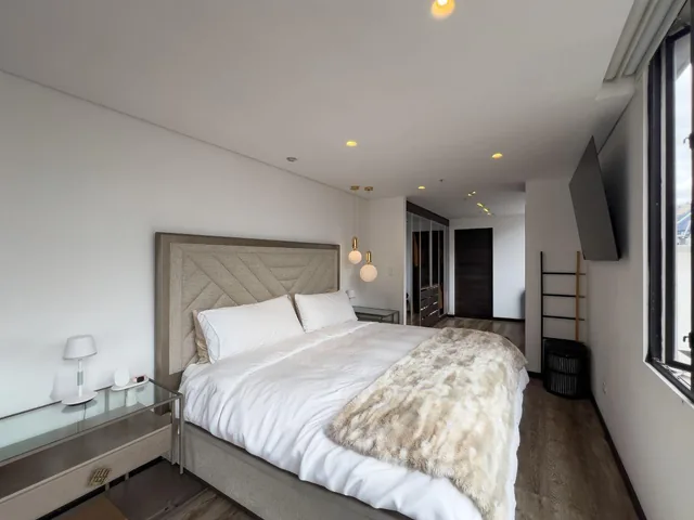 Exclusivo Departamento en Venta con Doble Altura | Piso 12 | República del Salvador — imagen 2