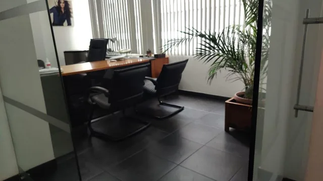 Oficina en Renta Catalina Aldaz y Eloy Alfaro Amoblada — imagen 5