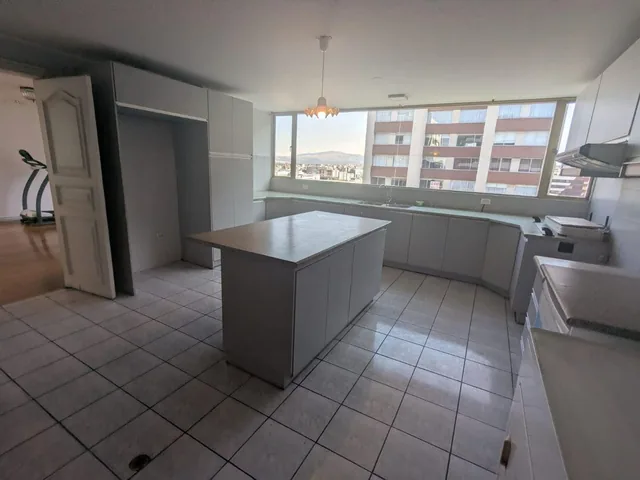 Venta Departamento 3 Dorm. en Quito Sector Gaspar de Villarroel. Edificio Seguridad 24/7 — imagen 3