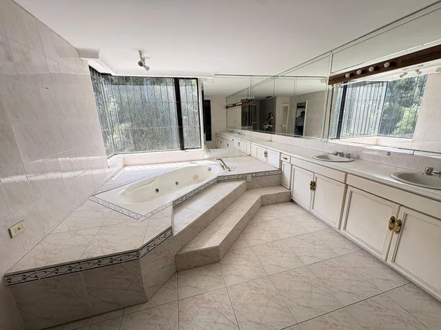 Venta Departamento 410 m² Bossano y González Suárez Oportunidad — imagen 4