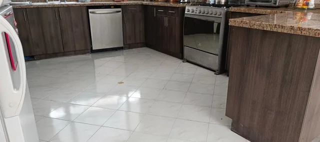 Quito Tenis | Venta Departamento con Patio | 3 Dorm. | 210 m Amoblado o Sin Muebles — imagen 2