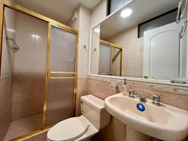 En Venta Departamento Sector Solca — imagen 2
