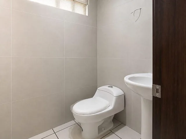 Departamento en Planta Baja con Amplio Patio Privado en Santa Leonor – Guayaquil - m. Castro, Guayas — imagen 2