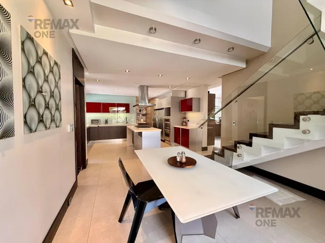 En Venta Casa de Lujo en Urbanización Privada Cuenca, Azuay — imagen 5