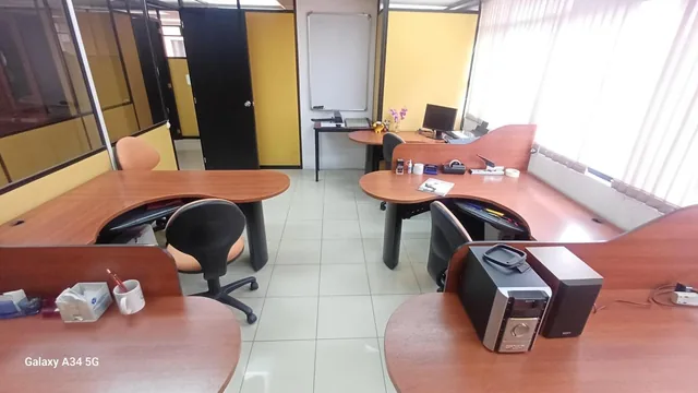 Renta o Venta Oficina en 128 m², 2 Baños, Garaje _ La Carolina, Calle Alpahalla — imagen 4