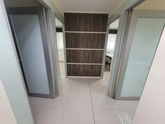 Hermosa Oficina Comercial de 154 m² en Venta en Parque Empresarial Colon, Guayas — imagen 3