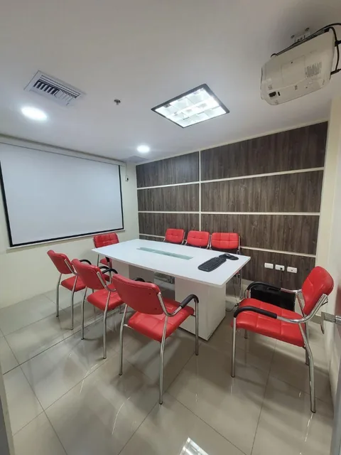 Hermosa Oficina Comercial de 154 m² en Venta en Parque Empresarial Colon, Guayas — imagen 2