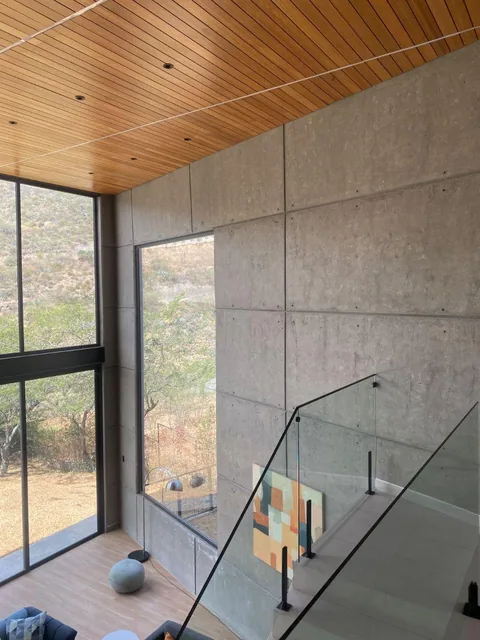 En Cumbaya, Se Vende Casa Moderna con Piscina Dentro de Urbanización con Seguridad. Provincia de Pichincha — imagen 2