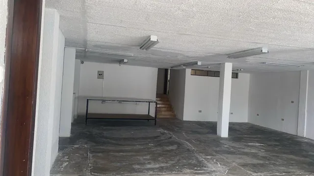 Vendo Casa de 400 m², Carcelen, Ideal Para Taller de Confección, Todo Tipo de Negocio o Vivienda — imagen 4