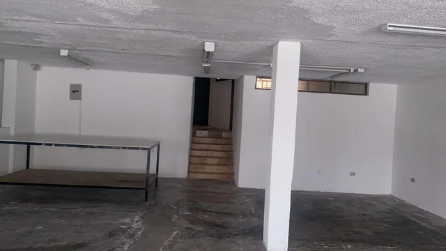 Vendo Casa de 400 m², Carcelen, Ideal Para Taller de Confección, Todo Tipo de Negocio o Vivienda — imagen 2