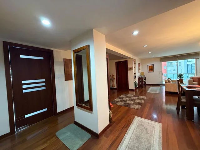 Departamento de 161 m² con 3 Recámaras en Venta, La Carolina — imagen 2