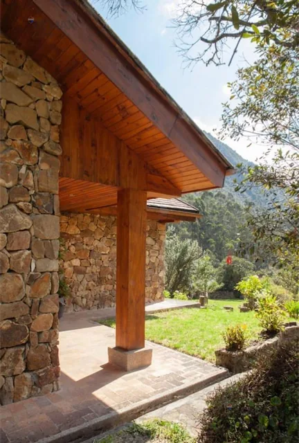 En Venta Casa con Amplio Terreno Sector Via Mazan El Cajas Cuenca, Azuay — imagen 2