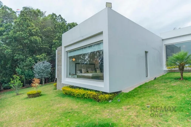 En Venta Lujosa Casa de Una Planta en Challuabamba, Azuay — imagen 3