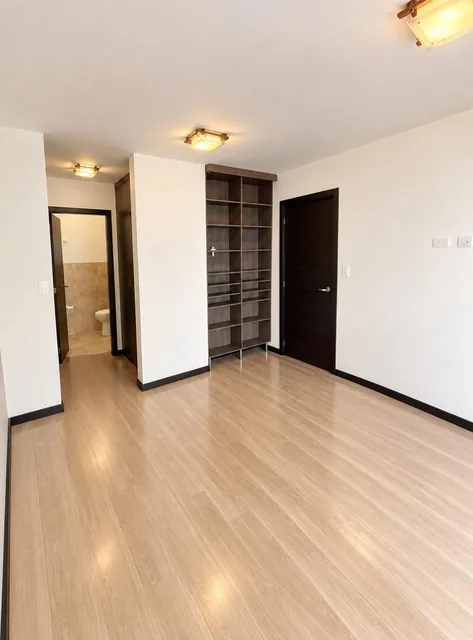 Suite con Balcón en Venta Sector Granda Centeno — imagen 3