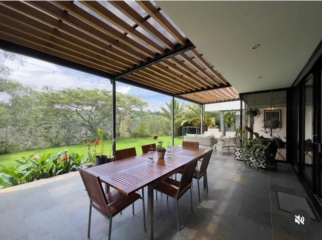 Vendo Hermosa Casa Urb Rancho San Francisco - Miravalle - Cumbaya — imagen 3