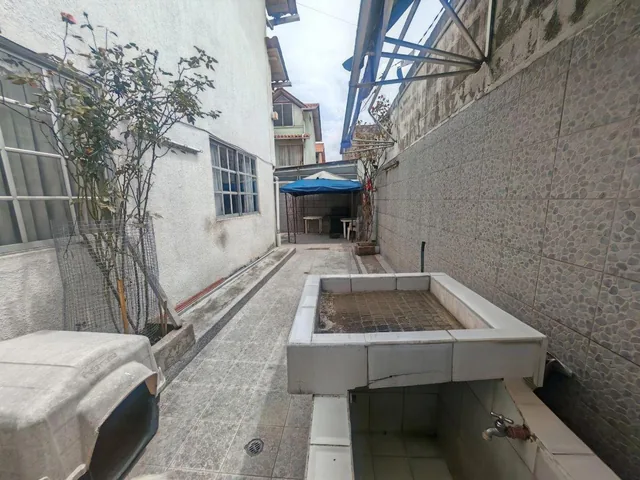Venta de Casa de 3 Pisos con Patio Amplio de 75 m² y 117 m² Habitables en El Norte de Quito, Sector — imagen 5