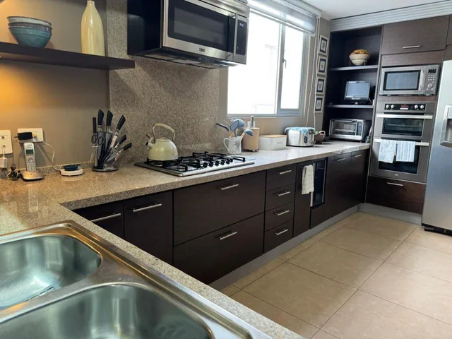 En Venta Casa de Tres Dorm. en Conjunto Privado 236 m² - San Juan de Cumbayá — imagen 5