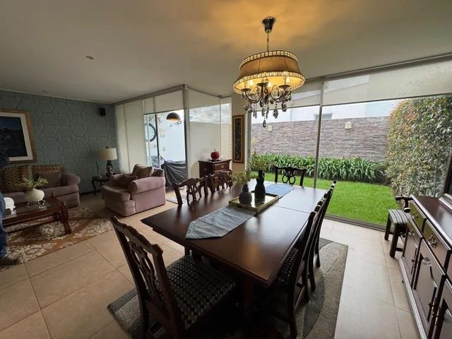 En Venta Casa de Tres Dorm. en Conjunto Privado 236 m² - San Juan de Cumbayá — imagen 3