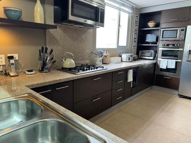 En Venta Casa de Tres Dorm. en Conjunto Privado 236 m² - San Juan de Cumbayá — imagen 2