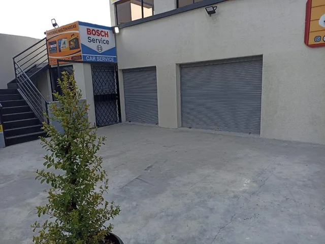 Casa Comercial Remodelada Sobre La Av Occidental – Sector El Bosque — imagen 5