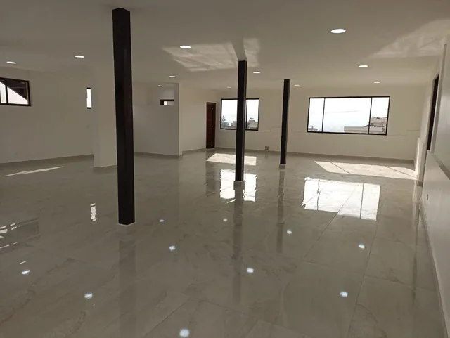 Casa Comercial Remodelada Sobre La Av Occidental – Sector El Bosque — imagen 2