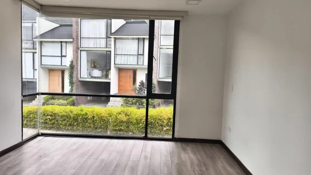 Casa en Venta 185 m² Sector Lumbisi 3 Hab. 2 Parqueaderos Seguridad 24/7 — imagen 2
