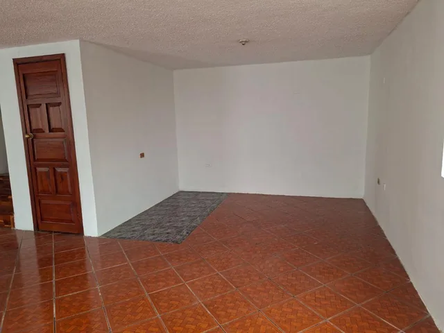 Vendo, Sector Colegio Becquerel Casa de 306 m² con 5 Habitaciones — imagen 3