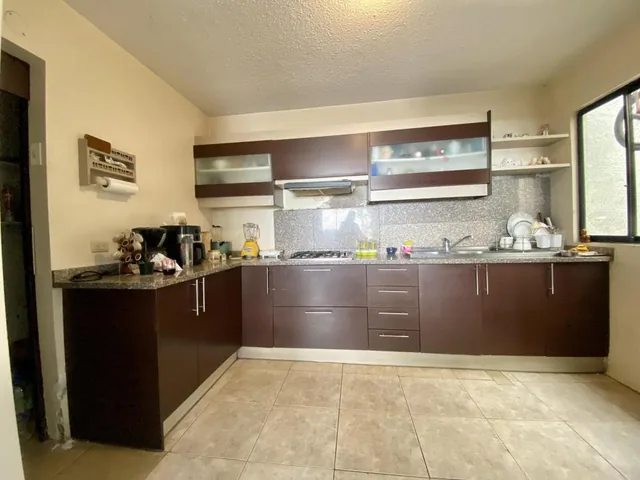 Casa Esquinera en Venta Cerca del Centro Comercial El Portal — imagen 3