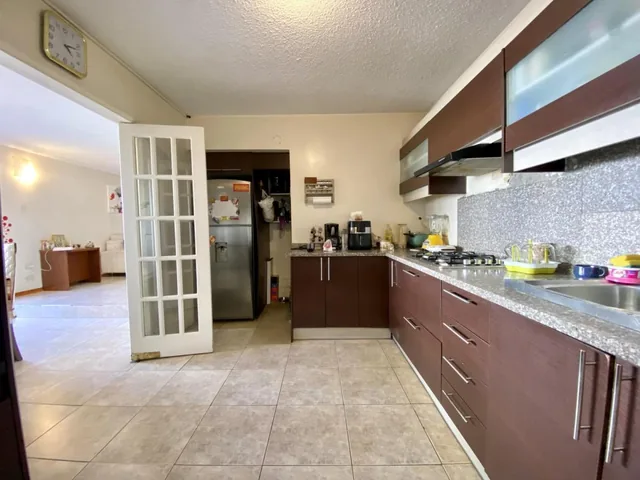 Casa Esquinera en Venta Cerca del Centro Comercial El Portal — imagen 2