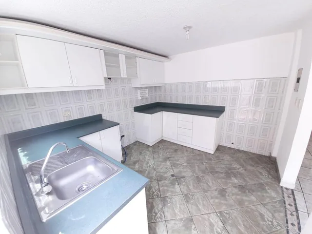 Casa de Venta 2 Habitaciones. Conj. Portal Esmeralda. Sangolqui — imagen 5