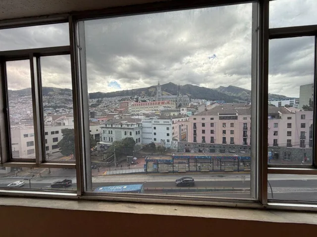 Oficina en Venta 10 de Agosto y Caldas 43 m², $28.000 — imagen 2