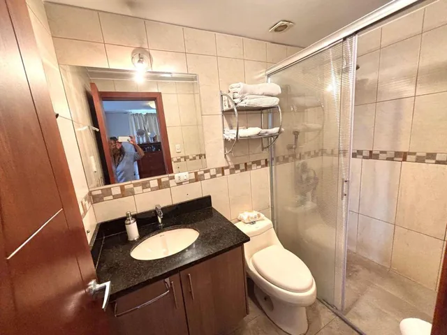 Casa de Venta Dentro de Conjunto Pequeño de 3 Casas/dentro de La Urbanización La Catolica! — imagen 2