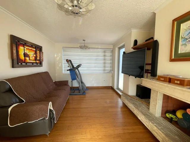 Casa de 3 Habitaciones en Venta Miravalle - Cumbayá, Terreno y Construcción 445 m². Provincia de Pichincha — imagen 2